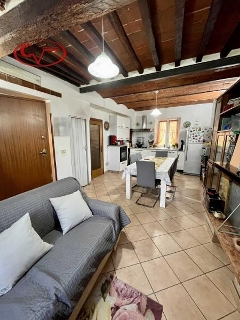 zoom immagine (Appartamento 80 mq, soggiorno, 2 camere, zona Campogialli)