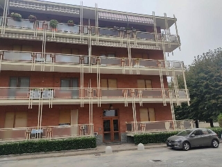 zoom immagine (Appartamento 82 mq, 1 camera, zona Santena - Centro)
