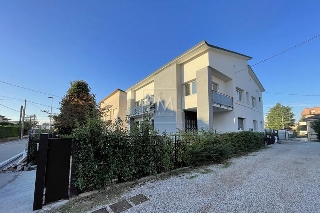 zoom immagine (Appartamento 114 mq, 2 camere, zona Villafranca di Verona)