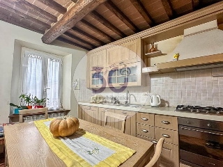zoom immagine (Casa singola 130 mq, soggiorno, 2 camere, zona Arezzo)