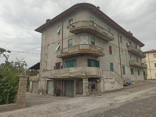 zoom immagine (Appartamento 110 mq, soggiorno, 2 camere, zona Castiglione del Lago)