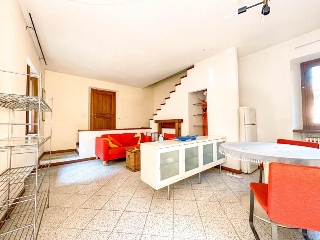 zoom immagine (Appartamento 83 mq, soggiorno, 2 camere, zona Orta San Giulio - Centro)