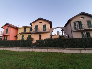 zoom immagine (Villa 130 mq, soggiorno, 3 camere, zona Villanova Monferrato)