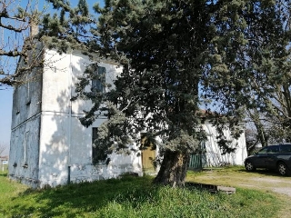 zoom immagine (Rustico 330 mq, soggiorno, 3 camere, zona San Cristoforo)